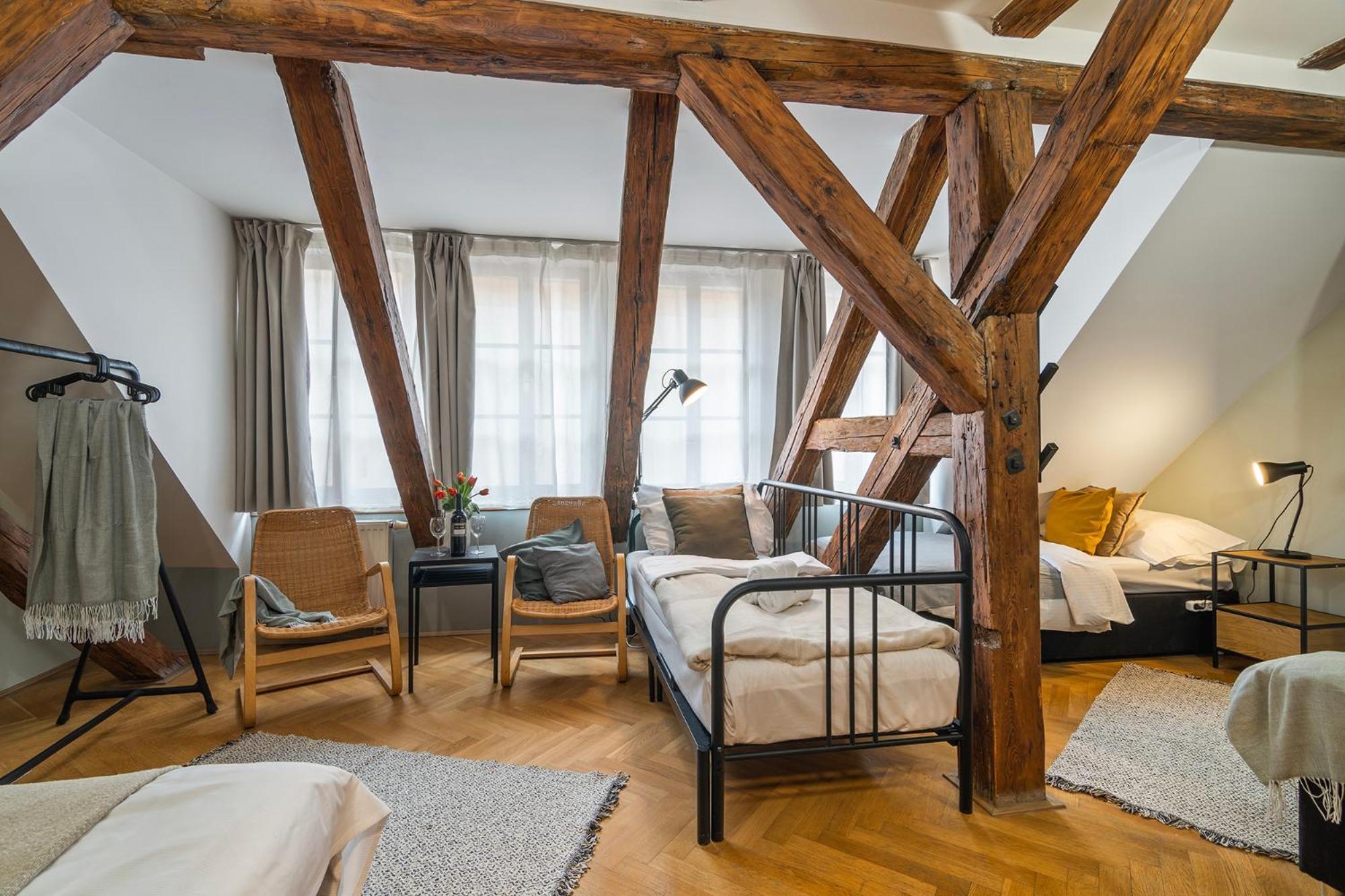 Charles Bridge Historical Apts By Michal&Friends Prag Exteriör bild