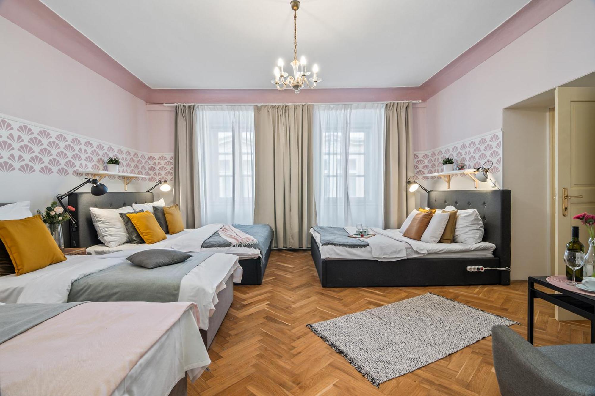 Charles Bridge Historical Apts By Michal&Friends Prag Exteriör bild