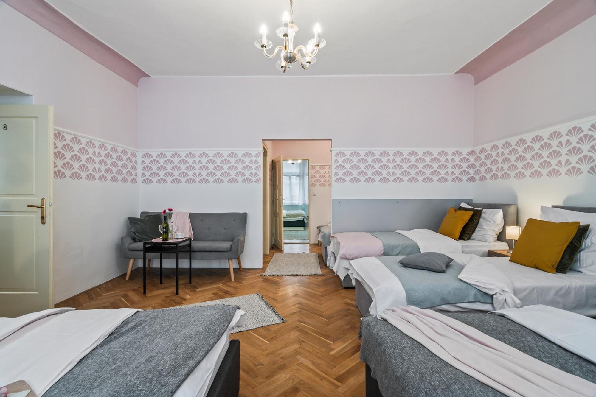 Charles Bridge Historical Apts By Michal&Friends Prag Exteriör bild